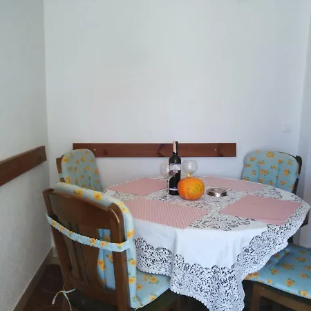 Apartman Rodic Omis Exterior photo