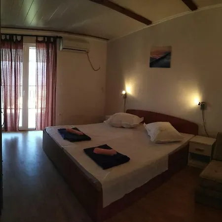 Apartman Rodic Omis Exterior photo